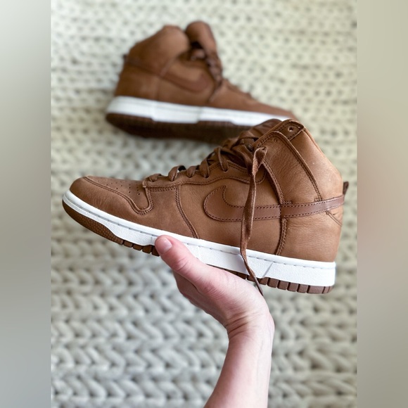 Nike Shoes - Women’s Nike Dunk High Premium / Women’s Size 10.5
